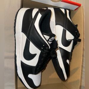 NEW ONLY WORN ONCE!!! Men’s Size 8 (women’s 9.5) Black Nike Dunk Low.